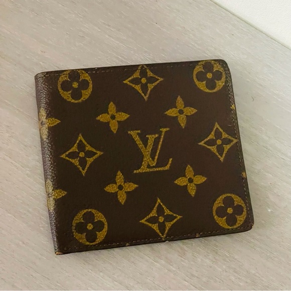 Louis Vuitton mens brown Wallet - Picture 10 of 10